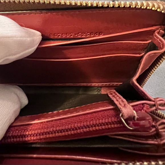 Gucci, Microguccissima Pattern Patent Leather Continental Wallet, Authentic - Picture 15 of 15